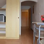 Han/Misafirhane Egida Řež