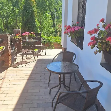 艾吉达宾馆 Řež