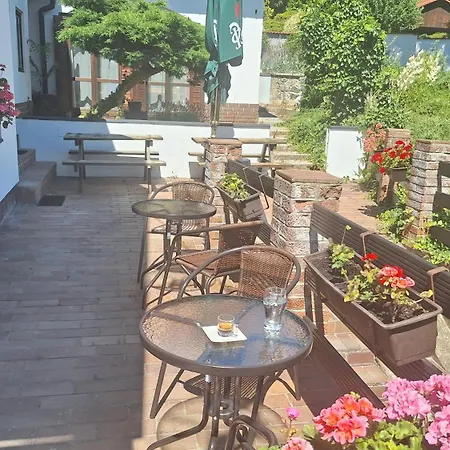 艾吉达宾馆 3* Řež