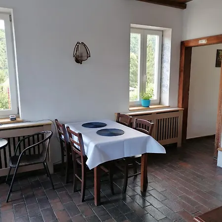 艾吉达宾馆 Řež